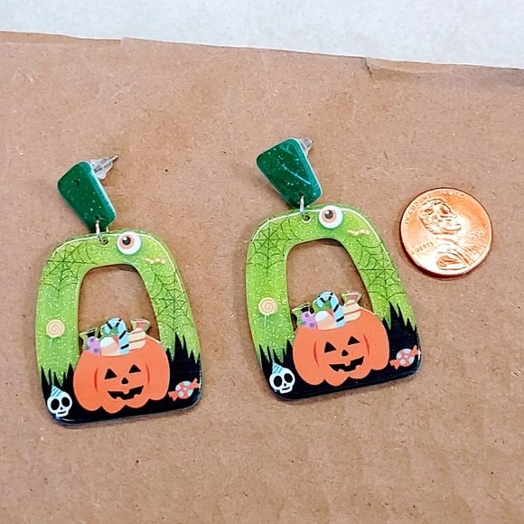 HALLOWEEN CUTE PUMPKIN TRICK OR TREAT WHIMSIGOTH EARRINGS INCLUDES GIFT POUCH - Picture 2 of 6